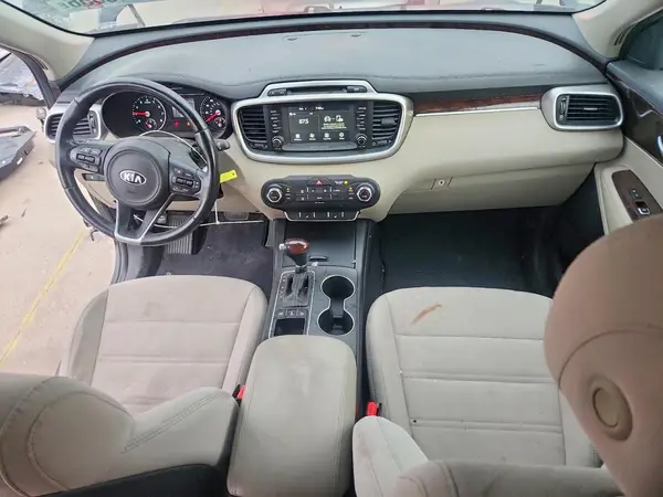 5XYPGDA38HG290424 2017 KIA SORENTO - Image 8