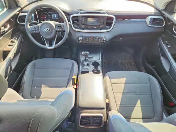 5XYPGDA38HG314124 2017 KIA SORENTO - Image 8