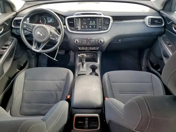 5XYPGDA38HG321042 2017 KIA SORENTO - Image 8