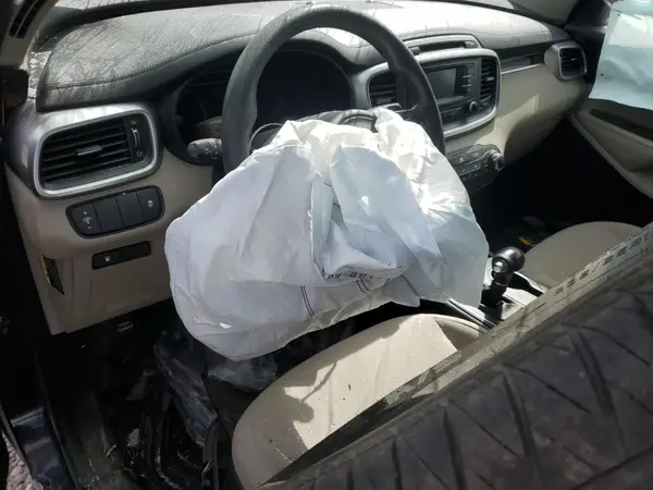 5XYPGDA38HG322434 2017 KIA SORENTO - Image 8