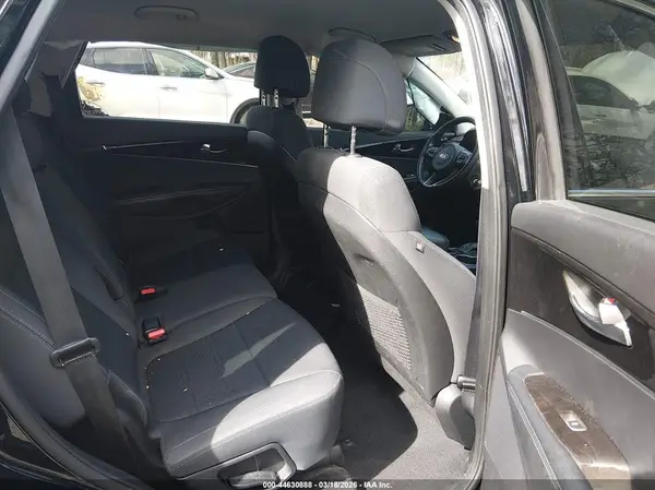 5XYPGDA38HG323437 2017 KIA SORENTO - Image 8