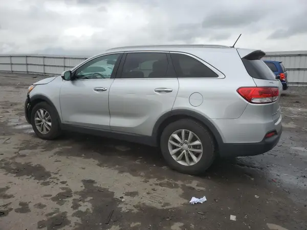 5XYPGDA38HG329870 2017 KIA SORENTO - Image 2