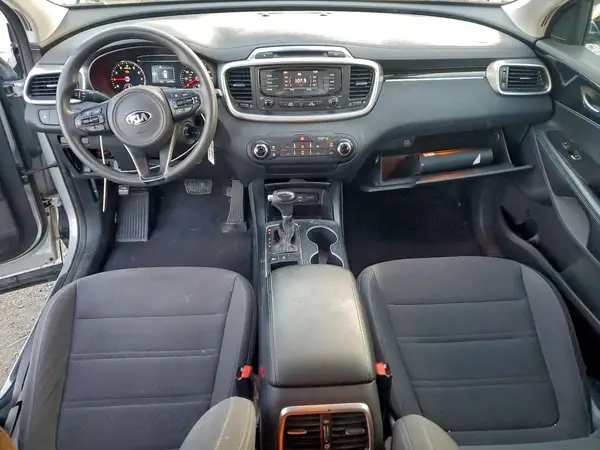 5XYPGDA38HG330498 2017 KIA SORENTO - Image 8