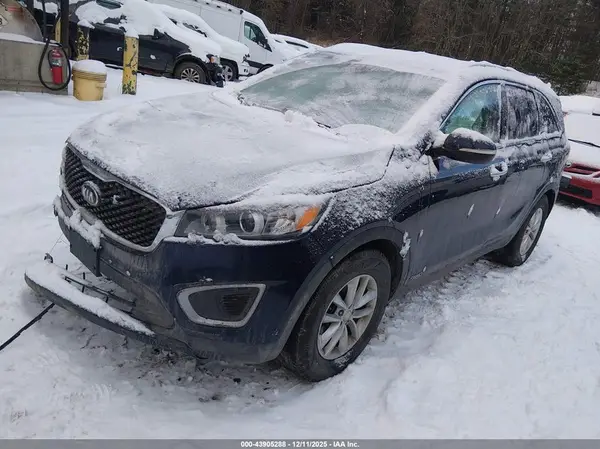 5XYPGDA38HG334759 2017 KIA SORENTO - Image 2