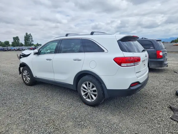 5XYPGDA38JG350188 2018 KIA SORENTO - Image 2