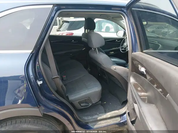 5XYPGDA38JG352247 2018 KIA SORENTO - Image 8
