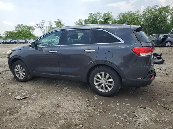 5XYPGDA38JG352779 2018 KIA SORENTO - Image 2