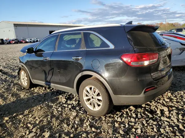 5XYPGDA38JG367556 2018 KIA SORENTO - Image 2