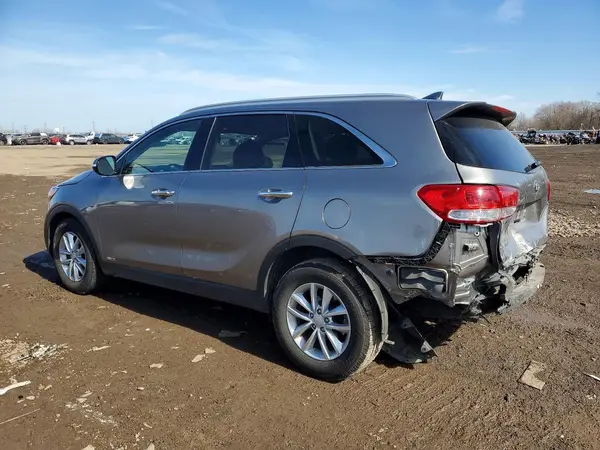 5XYPGDA38JG368075 2018 KIA SORENTO - Image 2