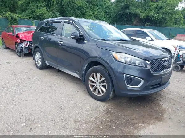 5XYPGDA38JG407134 2018 KIA SORENTO - Image 1