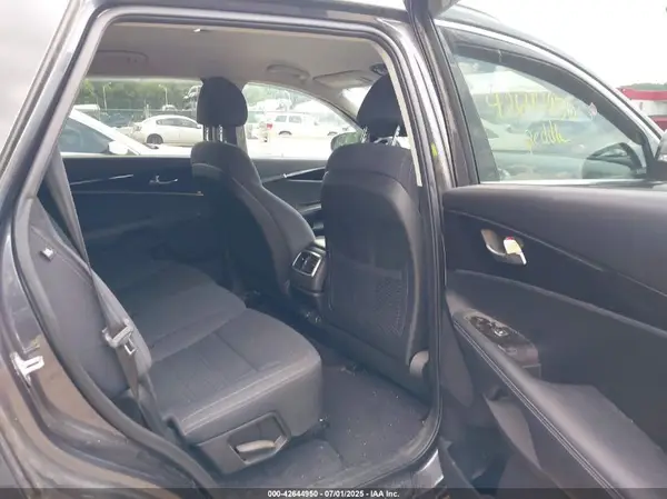 5XYPGDA38JG407134 2018 KIA SORENTO - Image 8
