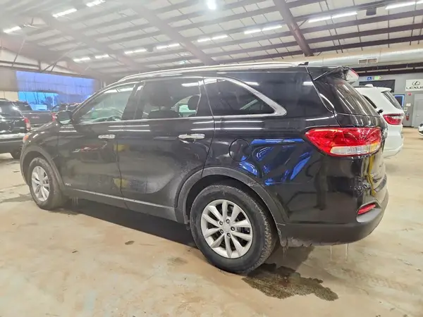 5XYPGDA38JG408266 2018 KIA SORENTO - Image 2