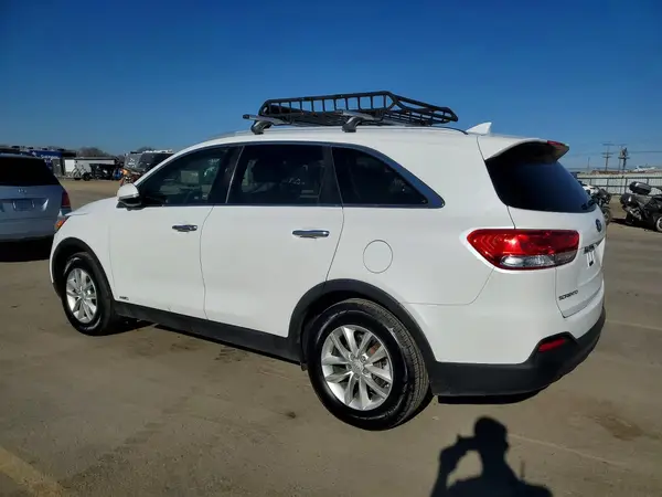 5XYPGDA38JG409059 2018 KIA SORENTO - Image 2