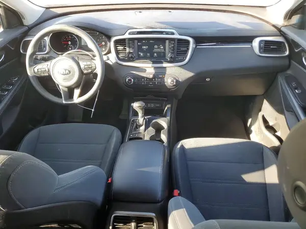 5XYPGDA38JG409059 2018 KIA SORENTO - Image 8