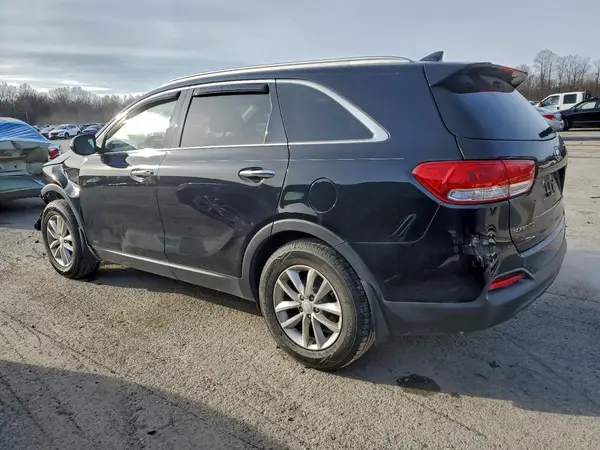 5XYPGDA38JG415816 2018 KIA SORENTO - Image 2