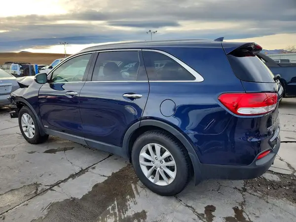 5XYPGDA38JG420076 2018 KIA SORENTO - Image 2