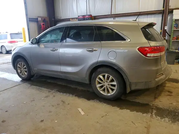 5XYPGDA38JG427870 2018 KIA SORENTO - Image 2