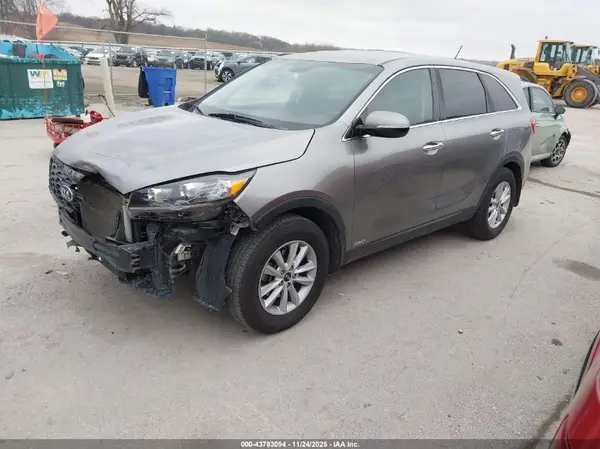 5XYPGDA38KG473636 2019 KIA SORENTO - Image 2