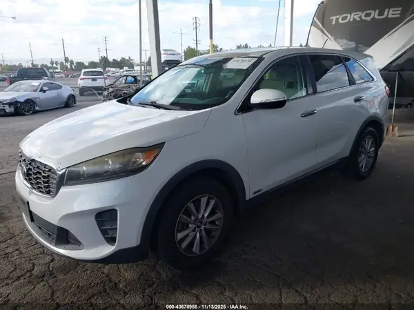 5XYPGDA38KG479176 2019 KIA SORENTO - Image 2