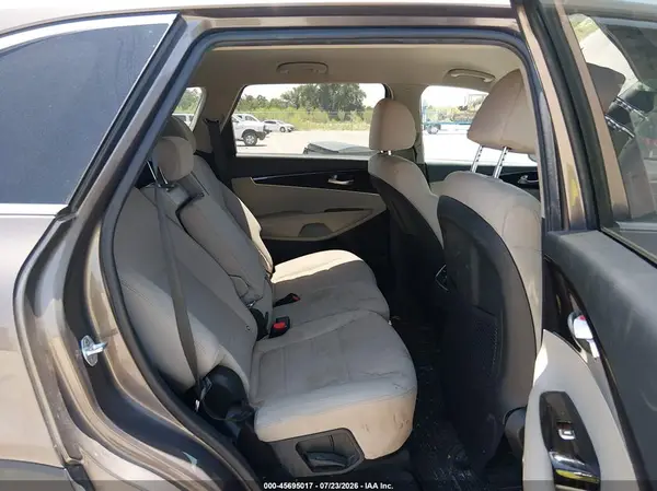 5XYPGDA38KG480571 2019 KIA SORENTO - Image 8