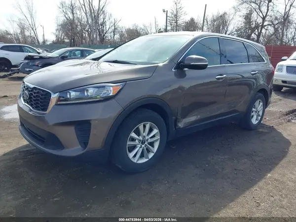 5XYPGDA38KG514590 2019 KIA SORENTO - Image 2