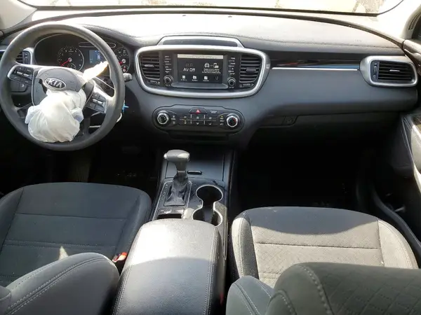 5XYPGDA38KG524214 2019 KIA SORENTO - Image 8