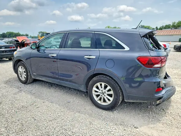 5XYPGDA38KG525153 2019 KIA SORENTO - Image 2
