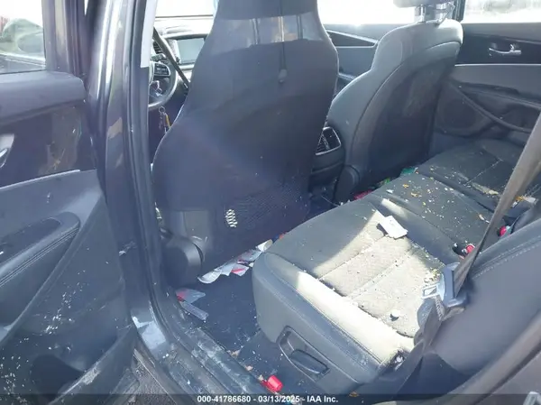 5XYPGDA38KG526352 2019 KIA SORENTO - Image 8