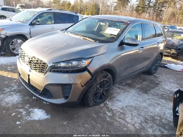 5XYPGDA38KG529820 2019 KIA SORENTO - Image 2
