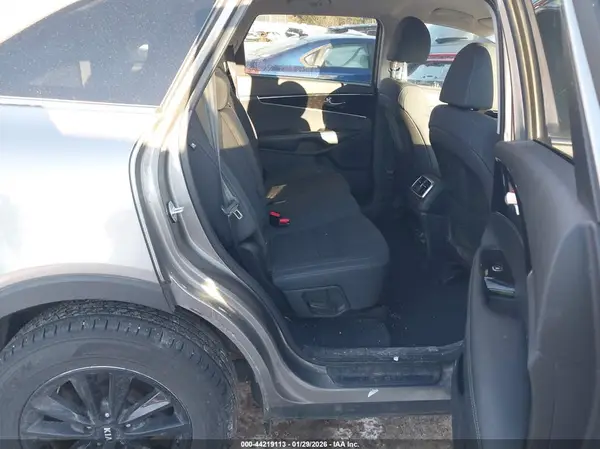 5XYPGDA38KG529820 2019 KIA SORENTO - Image 8