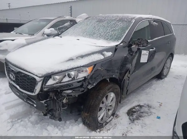 5XYPGDA38KG534192 2019 KIA SORENTO - Image 2