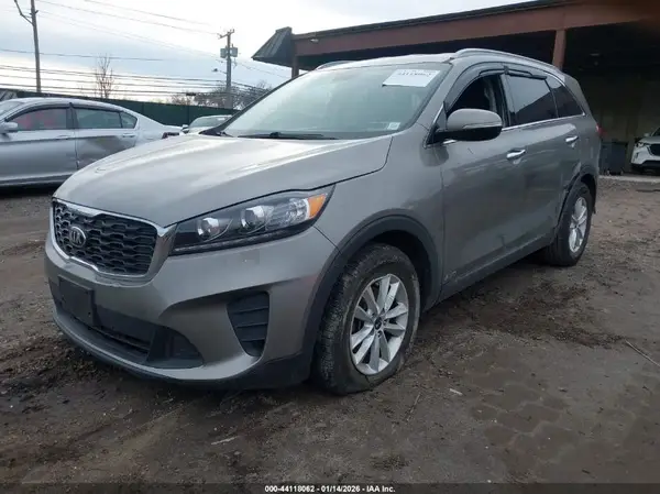 5XYPGDA38KG538100 2019 KIA SORENTO - Image 2