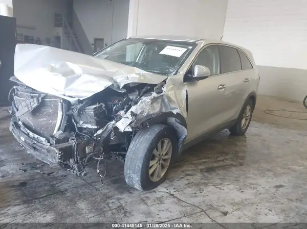 5XYPGDA38KG552658 2019 KIA SORENTO - Image 2