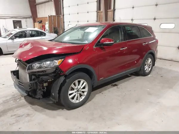 5XYPGDA38KG558380 2019 KIA SORENTO - Image 2
