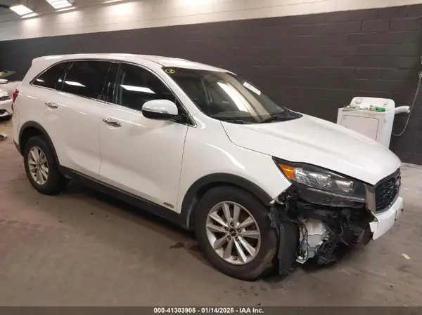 5XYPGDA38KG558444 2019 KIA SORENTO - Image 1