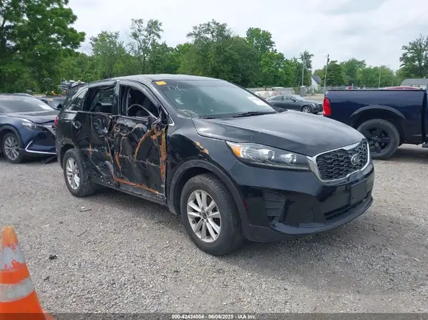 5XYPGDA38KG566219 2019 KIA SORENTO - Image 1