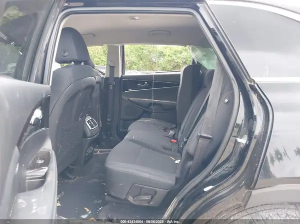 5XYPGDA38KG566219 2019 KIA SORENTO - Image 8