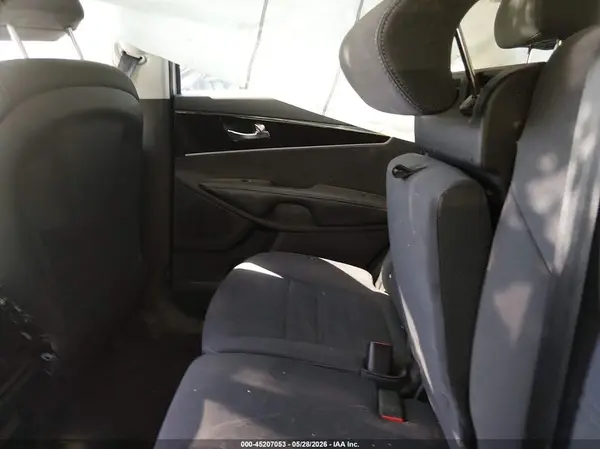 5XYPGDA38KG574675 2019 KIA SORENTO - Image 8