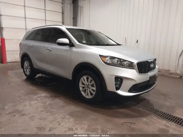 5XYPGDA38KG575051 2019 KIA SORENTO - Image 1