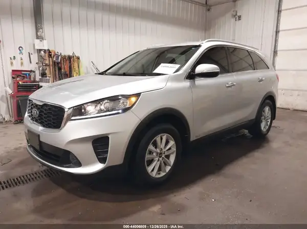 5XYPGDA38KG575051 2019 KIA SORENTO - Image 2