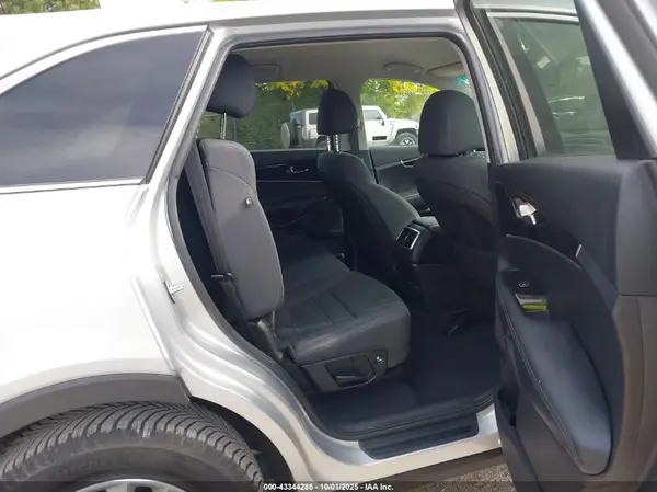 5XYPGDA38LG635606 2020 KIA SORENTO - Image 8