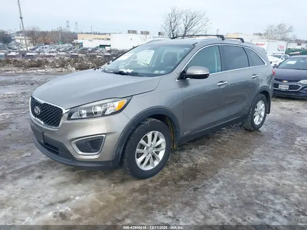 5XYPGDA39GG013618 2016 KIA SORENTO - Image 2