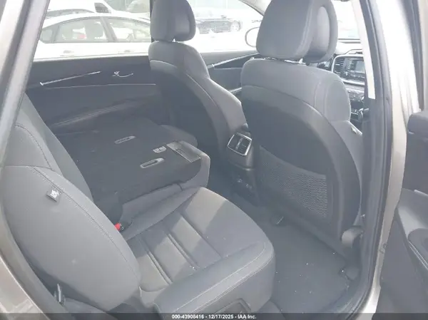 5XYPGDA39GG013618 2016 KIA SORENTO - Image 8