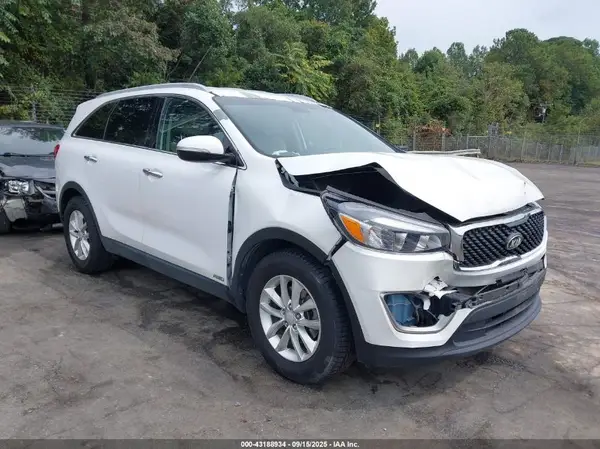 5XYPGDA39GG015448 2016 KIA SORENTO - Image 1
