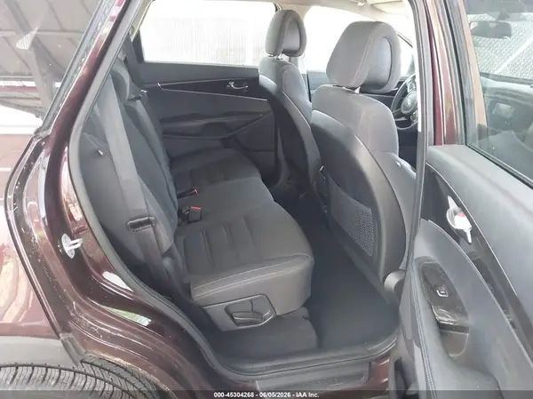 5XYPGDA39GG016566 2016 KIA SORENTO - Image 8