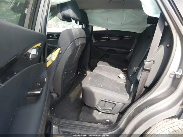 5XYPGDA39GG020262 2016 KIA SORENTO - Image 8