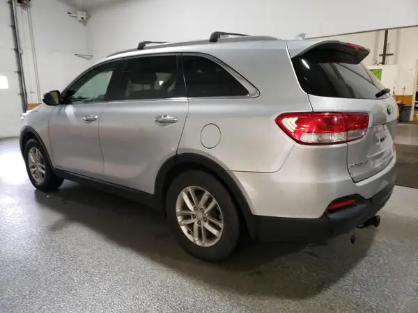 5XYPGDA39GG023694 2016 KIA SORENTO - Image 2