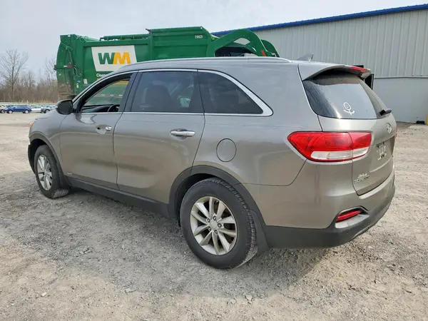 5XYPGDA39GG031147 2016 KIA SORENTO - Image 2