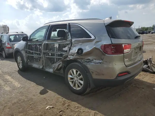 5XYPGDA39GG031729 2016 KIA SORENTO - Image 2