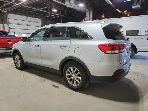 5XYPGDA39GG033299 2016 KIA SORENTO - Image 2